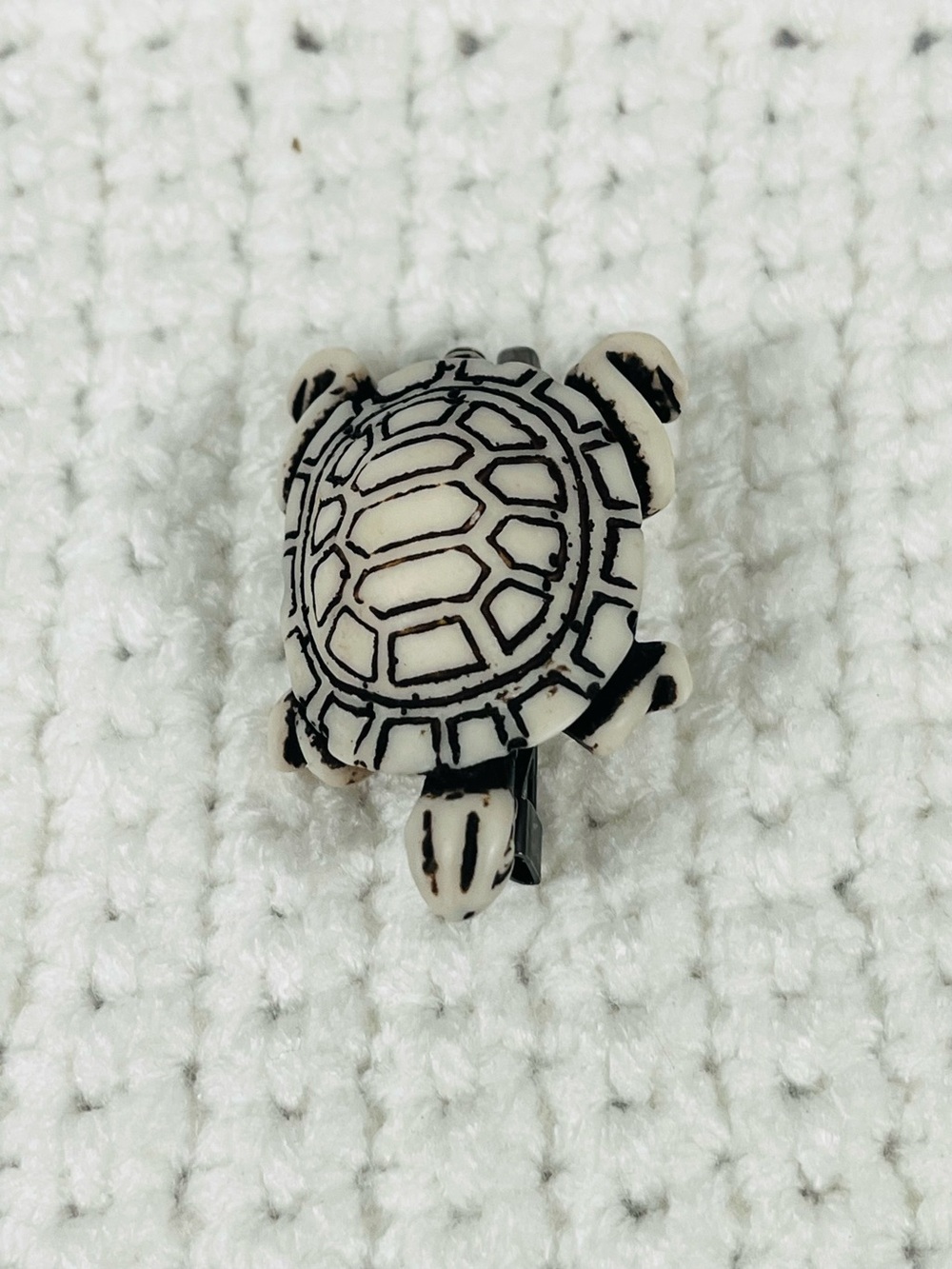 Carved Resin Turtle Brooch/Pendant